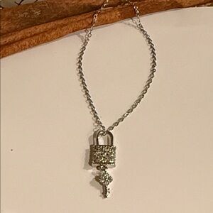 Chic Silver Lock Pendant Necklace